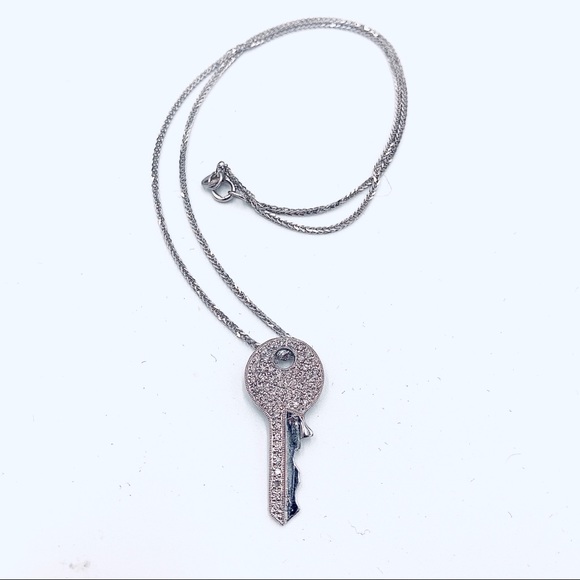 🤩SALE🤩Gold and diamond key pendant - Picture 2 of 6